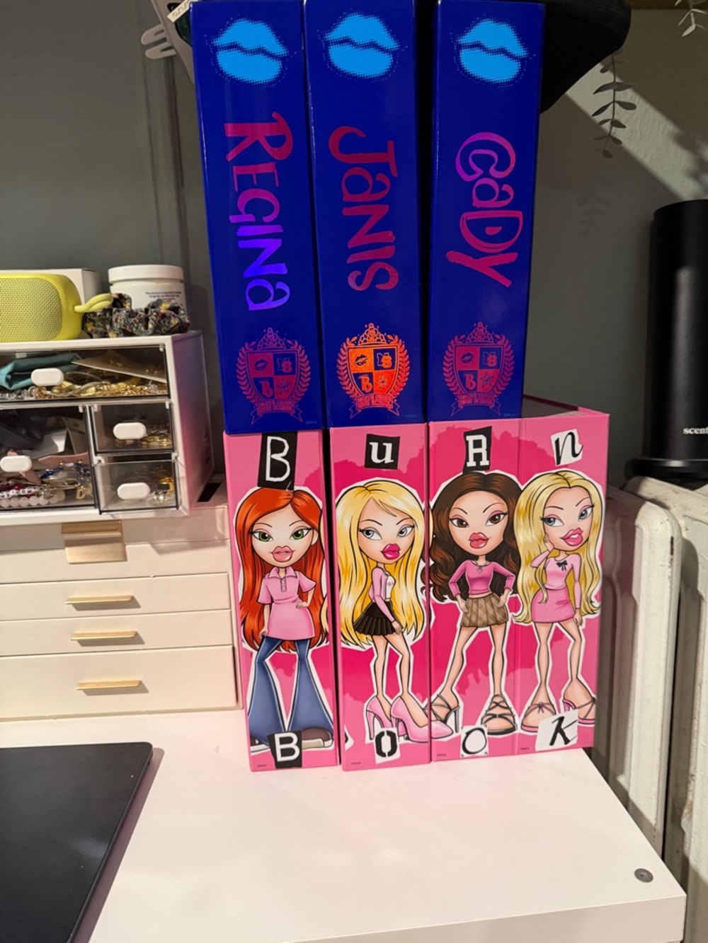 MEAN GIRLS BRATZ SET. BURN BOOK/ spring fling !!!